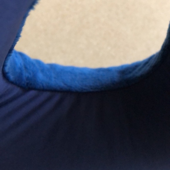 Brookstone Soft Microbead Travel Pillow Neck Lumbar  navy blue - Picture 12 of 14